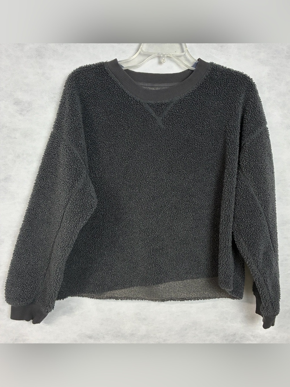 American Eagle Sherpa Fleece Crewneck Cropped Sweatshirt Womens Medium Black